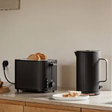 Bernadotte electric kettle black