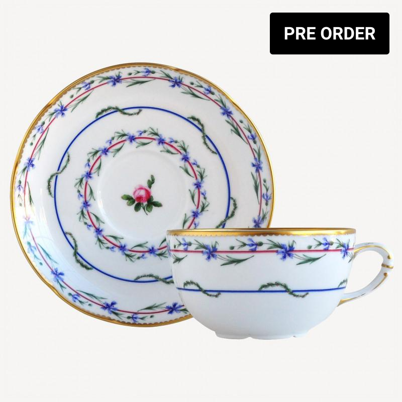 Le gobelet du roy tea cup and saucer